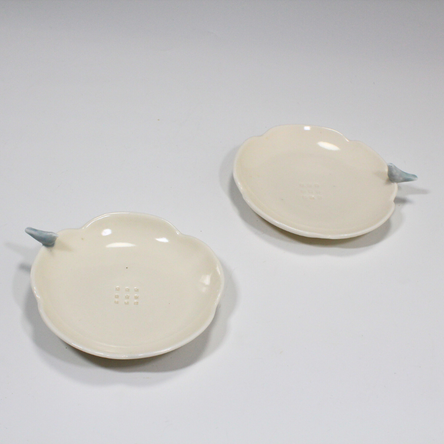 Trinket Dish with Bird – Atsuko Yoshimura Ceramics