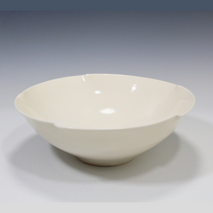 Porcelain Pinched Serving Bowl